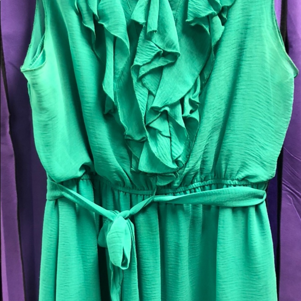 Green - Picture 3 of 4